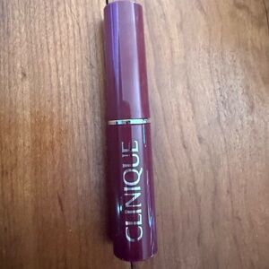 ❤️ 3/$25 CLINIQUE ALMOST LIPSTICK IN BLACK HONEY